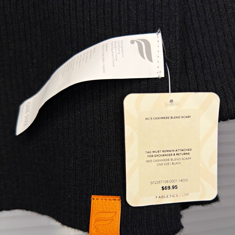 Fabletics NWT Black Cashmere Blend Scarf Women’s Soft Winter Knit One Size